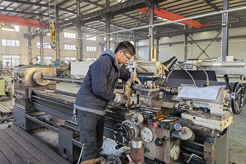 Torno de desbaste de tornillo